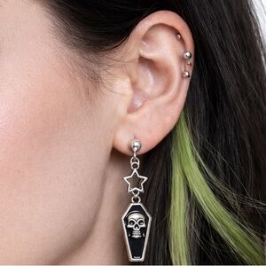 NWOT Alternative Halloween Emo Gothic Skull Star Retro Punk Dangle Earrings